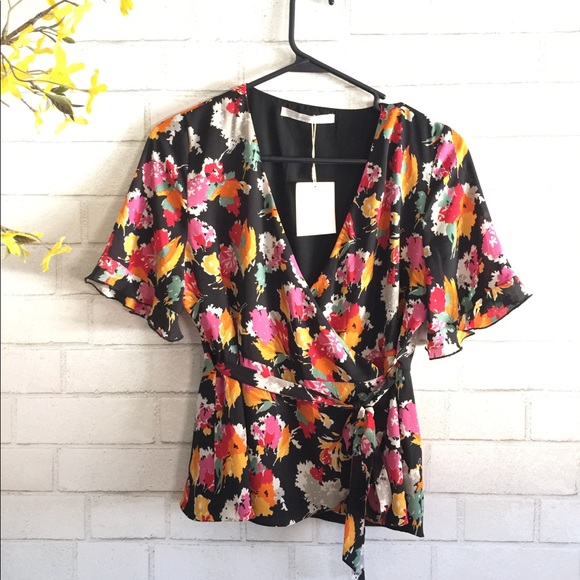 Zara Tops - Zara floral blouse